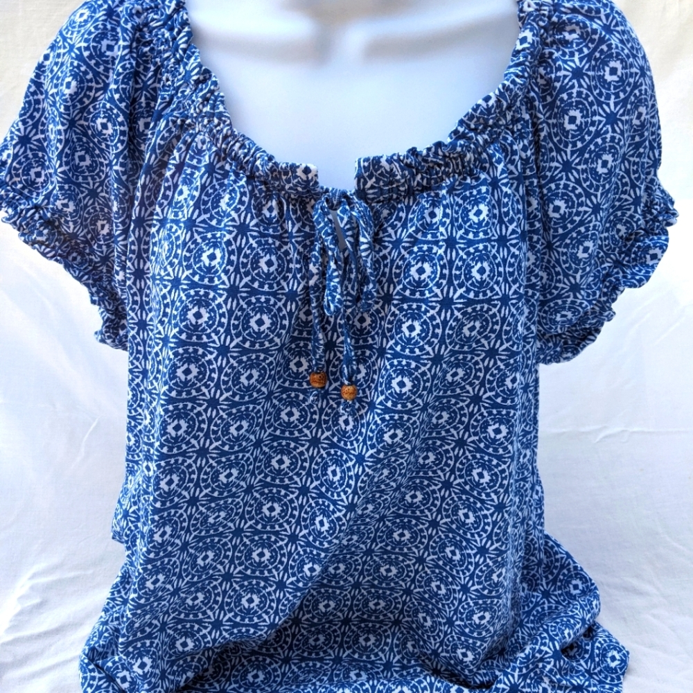Women's XL short sleeve shirt